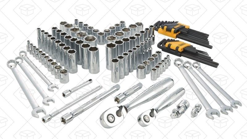 Set de herramientas DEWALT, $80-$155. $20 de descuento extra en cualquier pedido DEWALT de $100